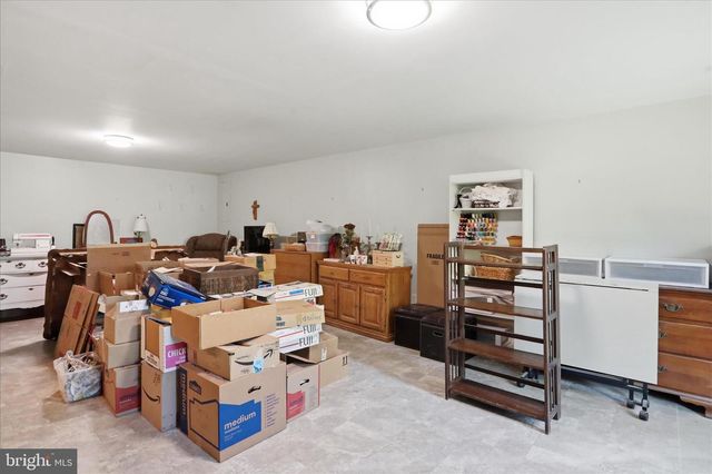 380 GRANNY SMITH RD, Linden, VA 22642