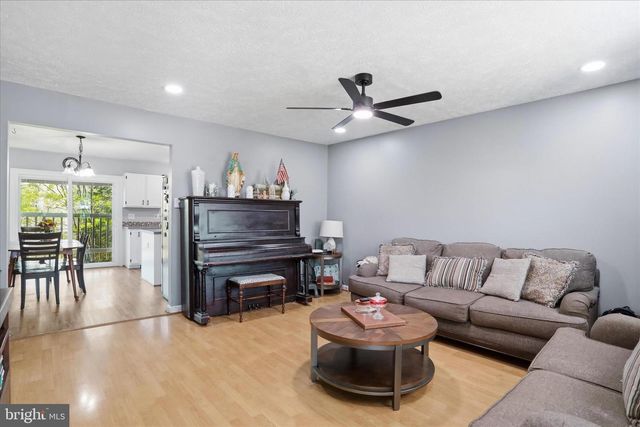 380 GRANNY SMITH RD, Linden, VA 22642