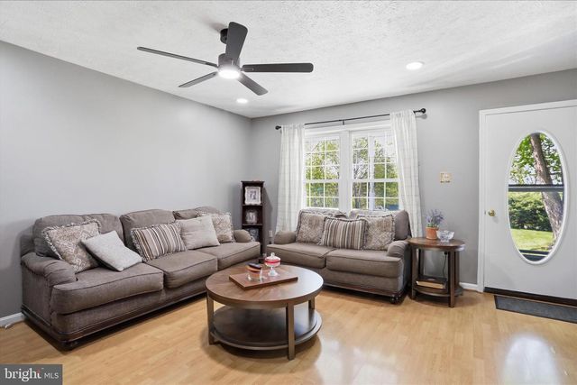 380 GRANNY SMITH RD, Linden, VA 22642