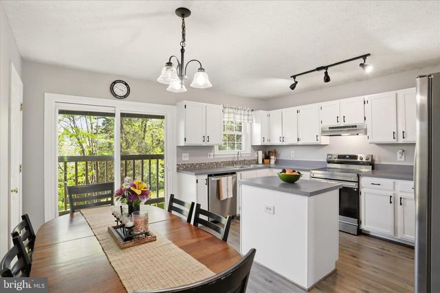 380 GRANNY SMITH RD, Linden, VA 22642