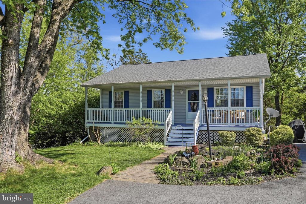 380 GRANNY SMITH RD, Linden, VA 22642