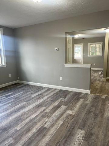 8 Wakefield Ave 3L, Wakefield, MA 01880