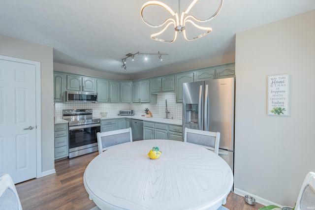 1007 W Countryside Lane, Bloomington, IN 47403