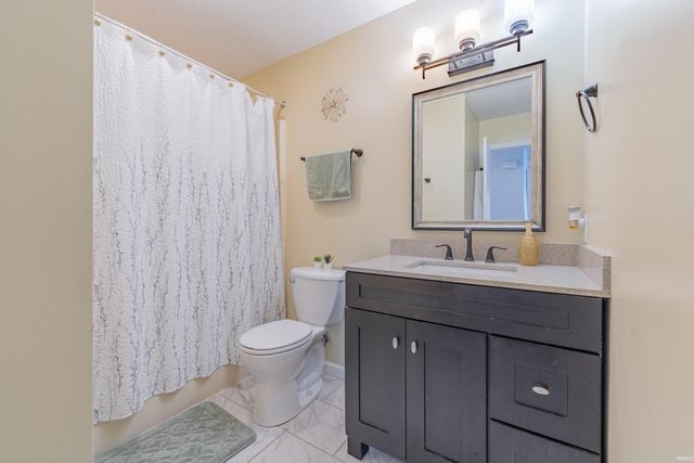 1007 W Countryside Lane, Bloomington, IN 47403