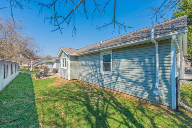 1007 W Countryside Lane, Bloomington, IN 47403