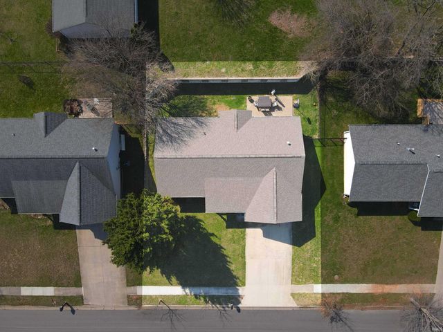 1007 W Countryside Lane, Bloomington, IN 47403