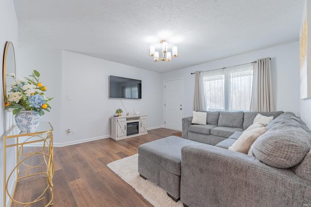 1007 W Countryside Lane, Bloomington, IN 47403