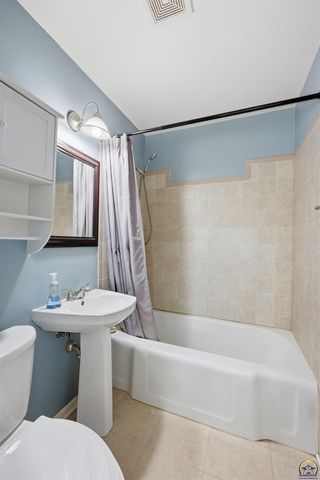 2116 SW Plass AVE, Topeka, KS 66611