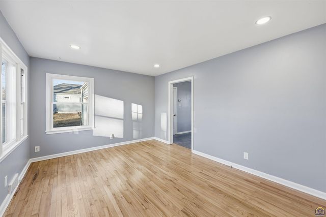 2116 SW Plass AVE, Topeka, KS 66611