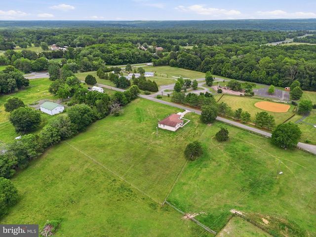 3472 ROCK RUN RD, Goldvein, VA 22720