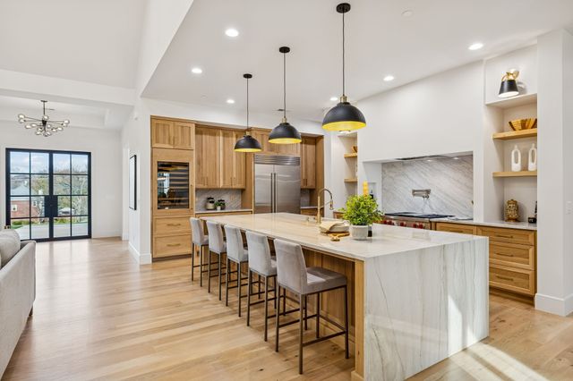 542 Cumberland Hills Dr, Hendersonville, TN 37075