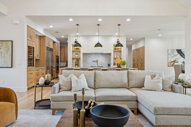 542 Cumberland Hills Dr, Hendersonville, TN 37075