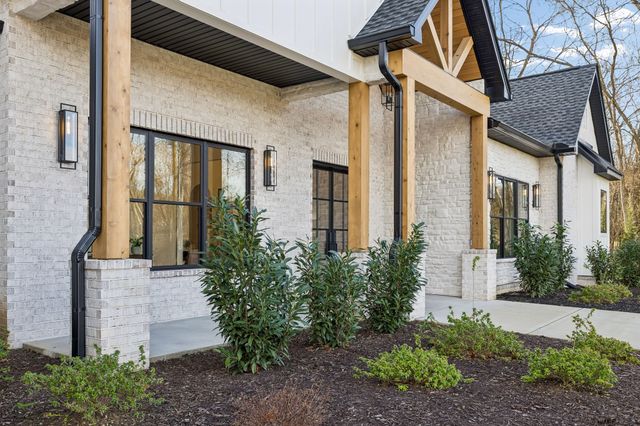 542 Cumberland Hills Dr, Hendersonville, TN 37075