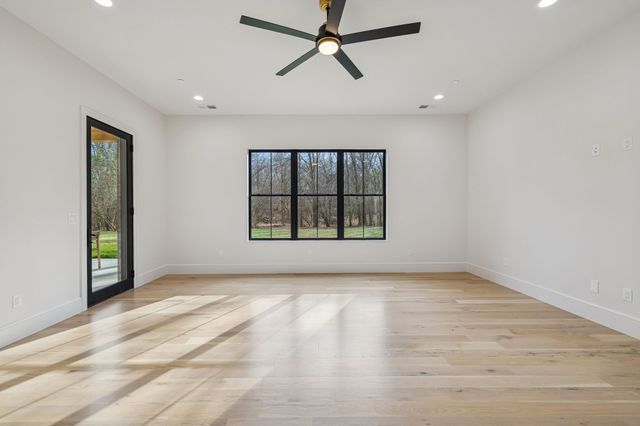 542 Cumberland Hills Dr, Hendersonville, TN 37075