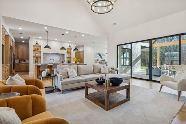 542 Cumberland Hills Dr, Hendersonville, TN 37075