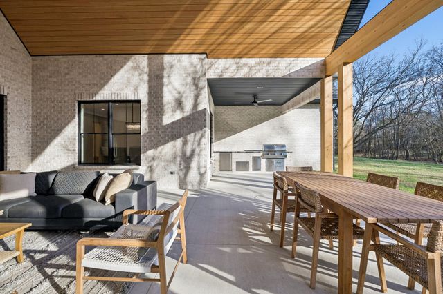 542 Cumberland Hills Dr, Hendersonville, TN 37075