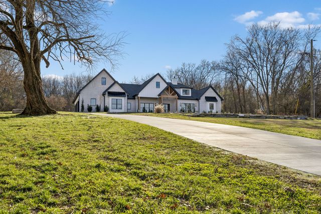 542 Cumberland Hills Dr, Hendersonville, TN 37075