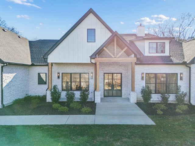 542 Cumberland Hills Dr, Hendersonville, TN 37075
