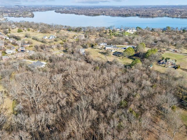 542 Cumberland Hills Dr, Hendersonville, TN 37075