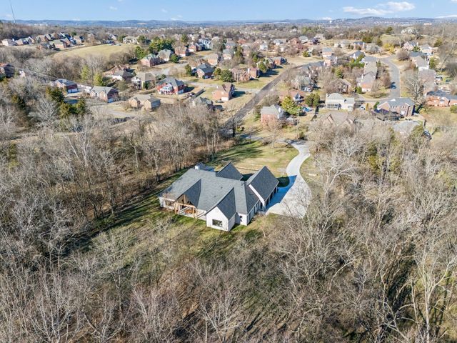 542 Cumberland Hills Dr, Hendersonville, TN 37075
