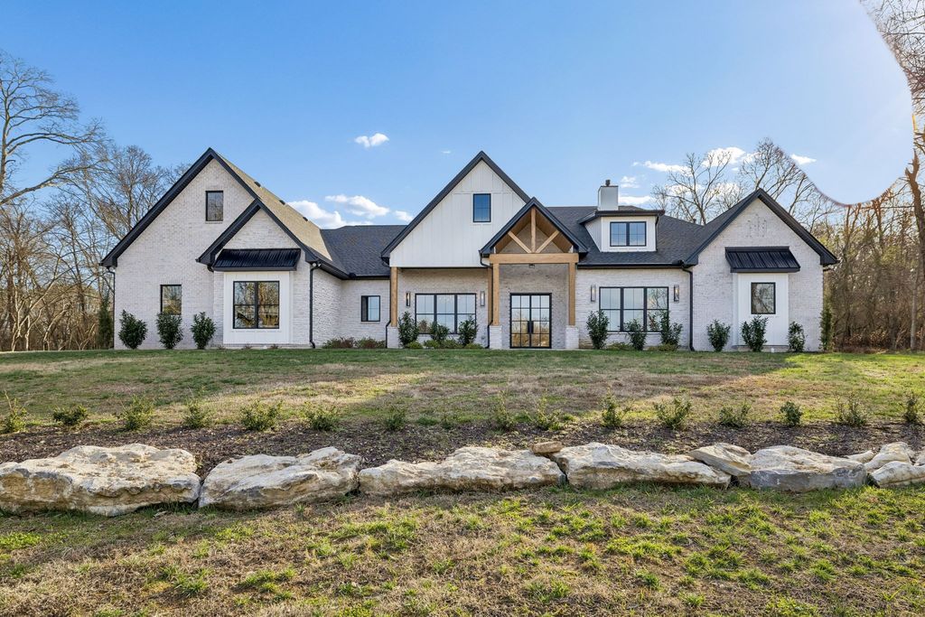 542 Cumberland Hills Dr, Hendersonville, TN 37075