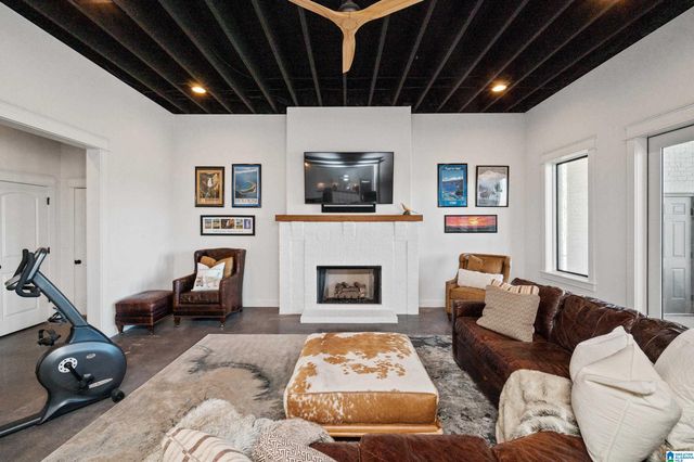 2080 LINDSAY LANE, Chelsea, AL 35043