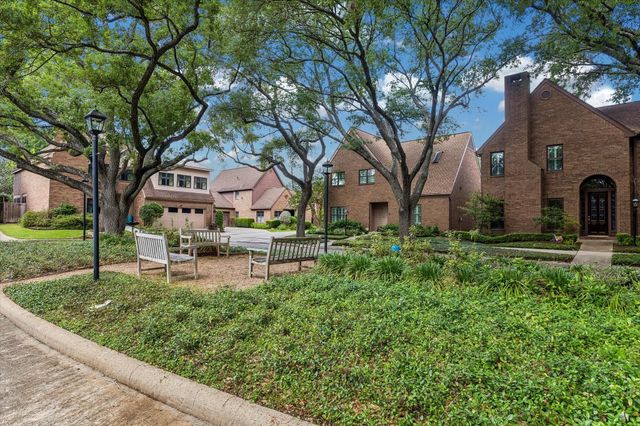 6 Pembrook Court, Bellaire, TX 77401