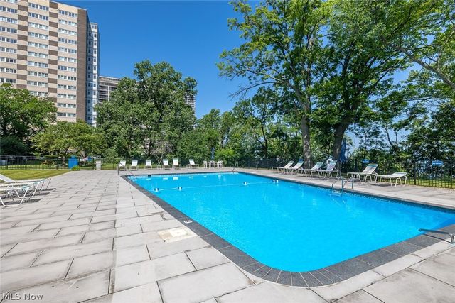 12520 Edgewater Drive 1609, Lakewood, OH 44107