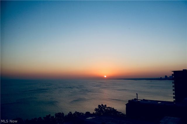 12520 Edgewater Drive 1609, Lakewood, OH 44107