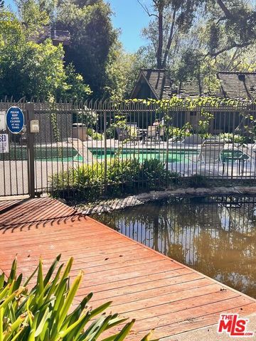 7120 Carlson Circle 285, Canoga Park, CA 91303