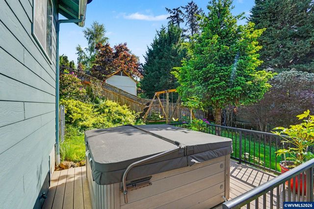 1795 Sunburst Ter NW, Salem, OR 97304
