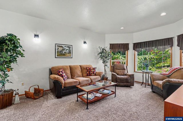 1795 Sunburst Ter NW, Salem, OR 97304