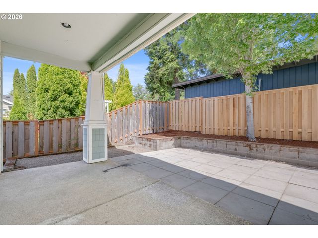 15639 Nw RYEGRASS St, Portland, OR 97229