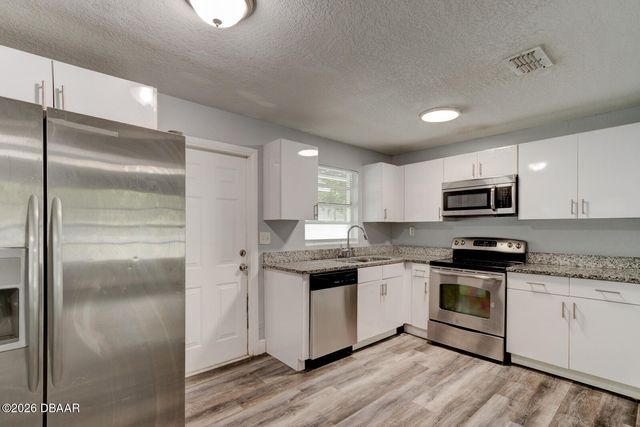 723 Madison Avenue, Daytona Beach, FL 32114