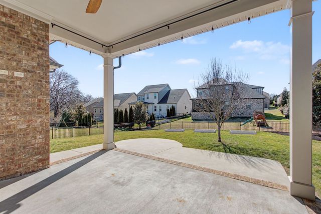 2805 Chatham Place Ct, Thompsons Station, TN 37179