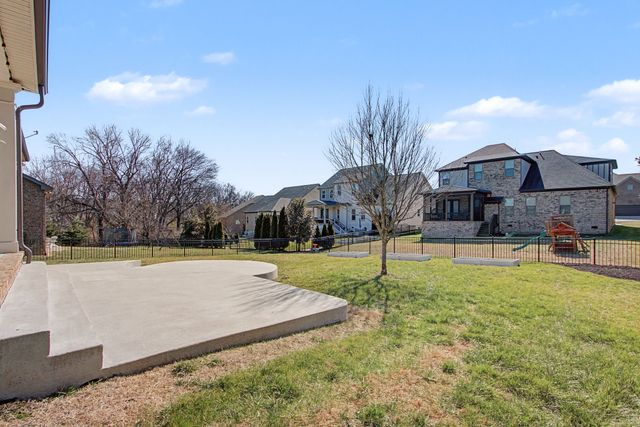 2805 Chatham Place Ct, Thompsons Station, TN 37179