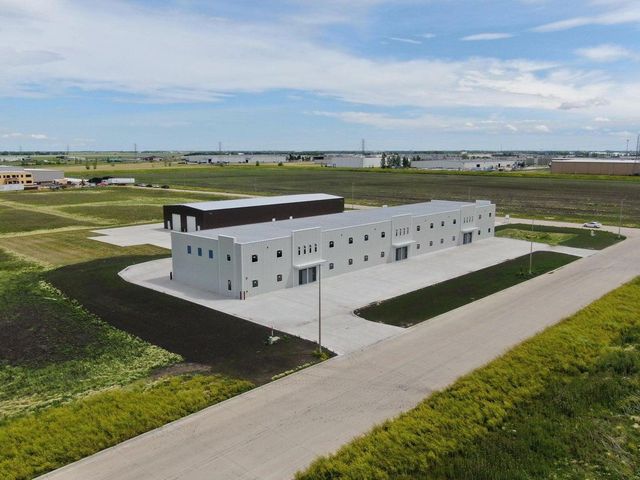 1310 55th Street NE, Fargo, ND 58102