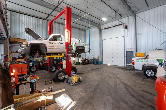 1310 55th Street NE, Fargo, ND 58102