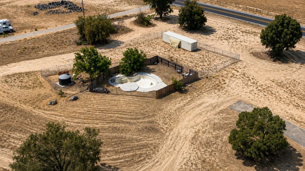 Image 5 of property listing at 36058 Avenue 17 1/2, Madera, CA 93636