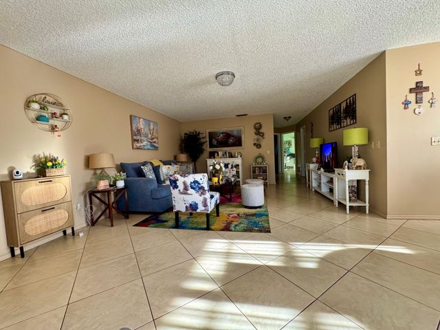 12 Lake Vista Trl Apt 201, Port St Lucie, FL 34952