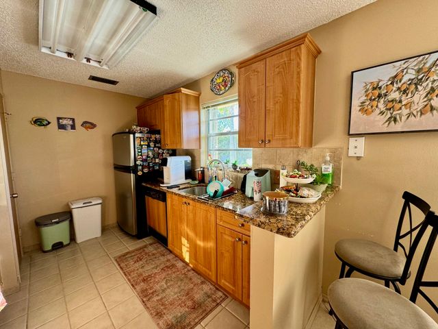 12 Lake Vista Trl Apt 201, Port St Lucie, FL 34952