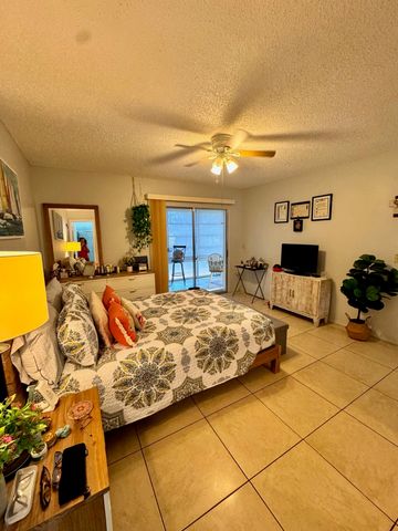 12 Lake Vista Trl Apt 201, Port St Lucie, FL 34952