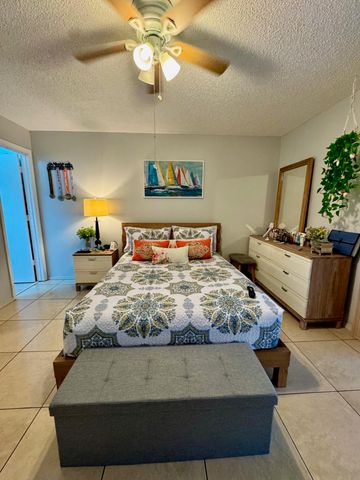 12 Lake Vista Trl Apt 201, Port St Lucie, FL 34952