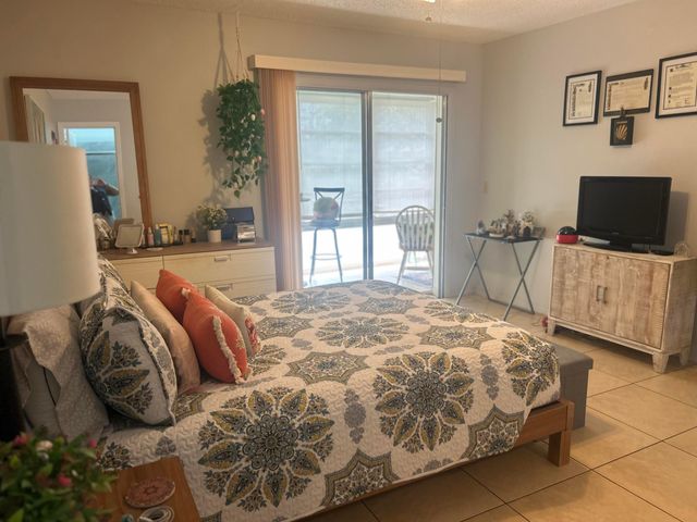 12 Lake Vista Trl Apt 201, Port St Lucie, FL 34952