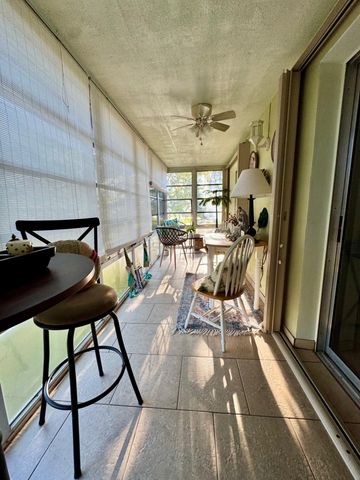 12 Lake Vista Trl Apt 201, Port St Lucie, FL 34952