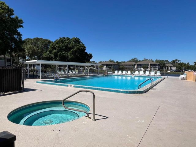 12 Lake Vista Trl Apt 201, Port St Lucie, FL 34952