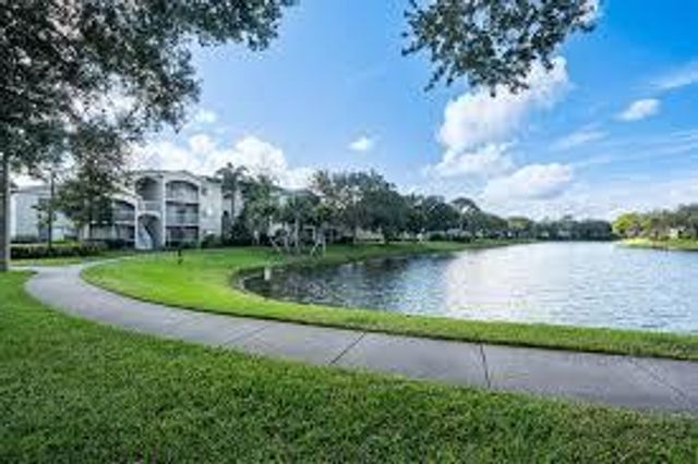12 Lake Vista Trl Apt 201, Port St Lucie, FL 34952