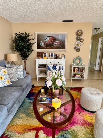 12 Lake Vista Trl Apt 201, Port St Lucie, FL 34952