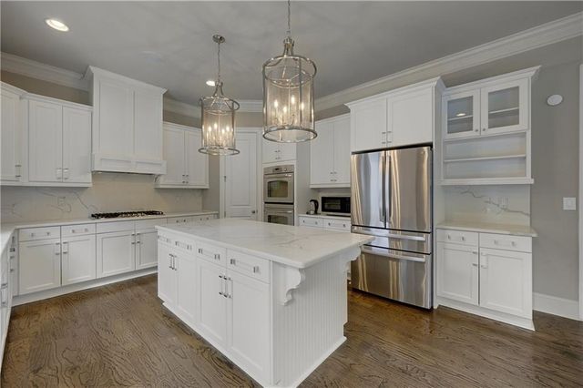 940 Lake Charles Drive, Roswell, GA 30075