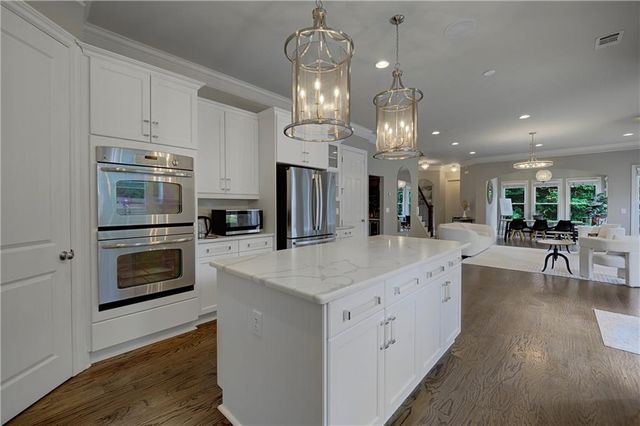 940 Lake Charles Drive, Roswell, GA 30075